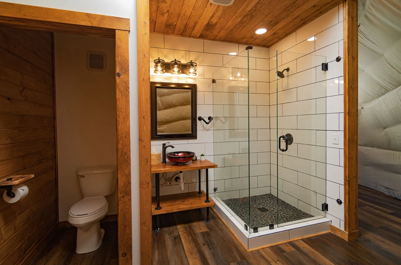 Glamping Tent with Bathroom